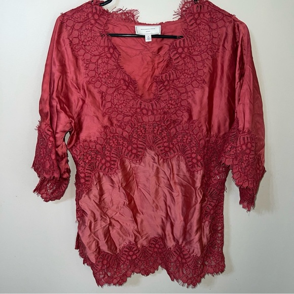 Moulinette Soeurs Anthropologie
Burnt Red Lace Top Size Small - Picture 2 of 4